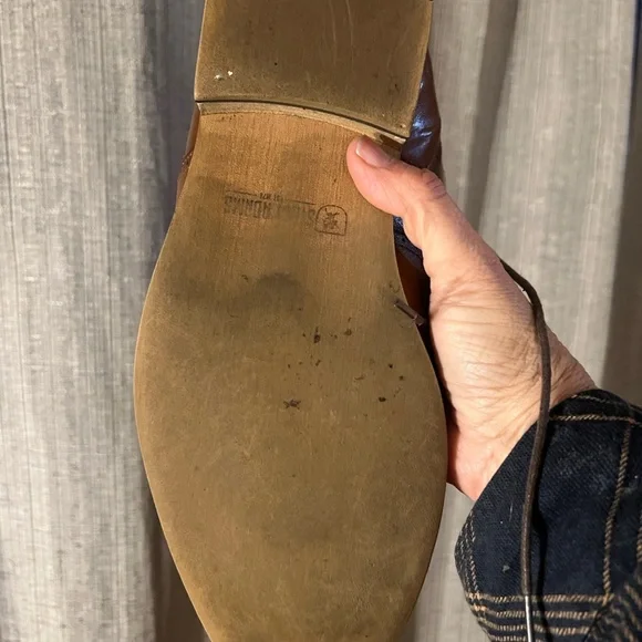 Stacy Adam's men's shoes wore a couple times 
Leather - Picture 4 of 6